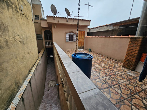 Casa De 3 Quartos E 4 Banheiros ,sendo Uma Suíte!!