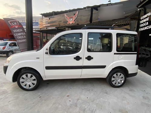 Imagem 12 de 13 de Fiat Doblo 2018 1.8 16v Essence 7l Flex 5p