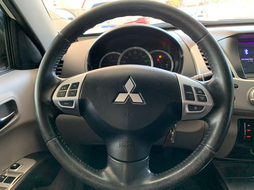 Mitsubishi L200 Triton 3.5 HPE 4X4 CD V6 24V FLEX 4P AUTOMÁTICO