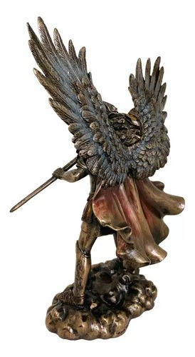Bela figura de São Miguel Arcanjo com espada de anjo da guarda publicada em cores