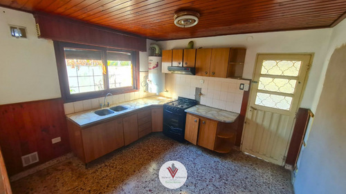 Hermosa Casa En Venta | 2 Dormitorios | 1 Baño | Sobre Avenida | Gral. Belgrano. Bs.as.