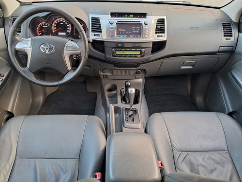 Toyota Hilux 2.7 Srv Cab. Dupla 4x4 Flex Aut. 4p