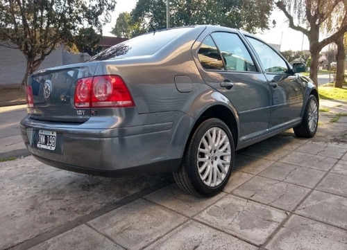 Volkswagen Bora 1.8 Highline T 180cv 2010