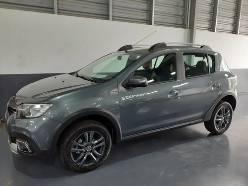 Imagen 3 de 15 de Autos Y Camionetas Sandero Traker Saveiro Toyota Nivus A F