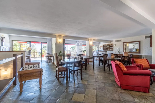 Venta De Hotel 13 Dormitorios, Rinconada Alta, Punta Ballena - Ref : Pbi13856