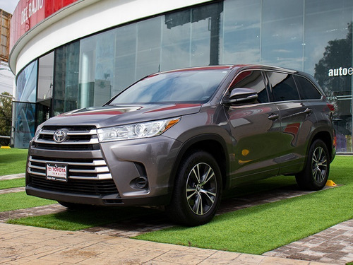 Imagen 1 de 14 de Toyota Highlander Le 2018
