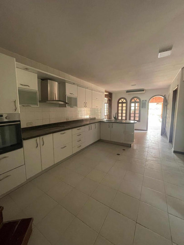 Las Villas Lechería Venta 1300 M2