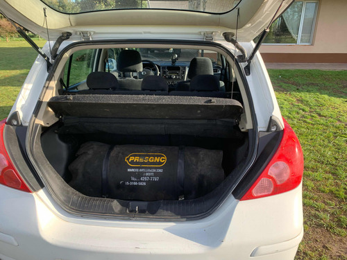Nissan Tiida 1.8 Visia 5 p