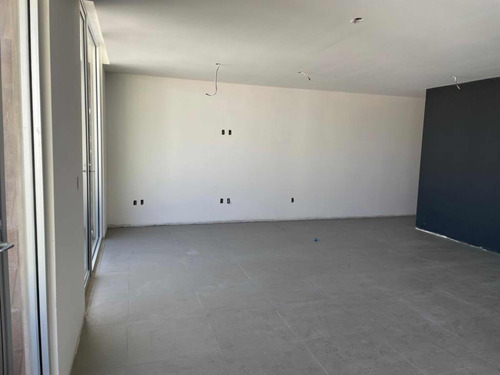 Amplio Departamento Nuevo En Venta Con Balcones!!