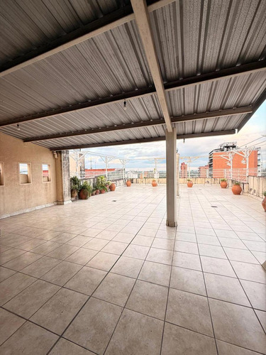 Departamento De Categoría De 3 Dormitorios + Dependencia Y Cochera En Las Heras Al 300, Barrio Sur