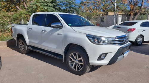 Imagen 6 de 14 de Toyota Hilux 2.8 Cd Srx 177cv 4x4 2017