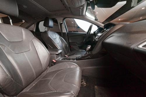 Imagen 15 de 16 de Ford Focus 4p 2.0l N At Titanium Fer