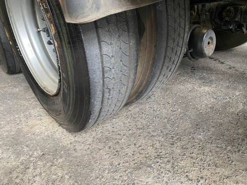 Imagem 8 de 18 de Caminhão Ford Cargo 2428 Bitruck 2011-2012 Leito Unico Dono