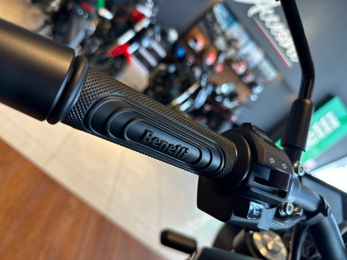 Imagen 10 de 15 de Benelli Leoncino 250