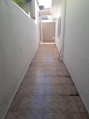 Imagem 8 de 11 de Casas - 3 Dormitórios - 806
