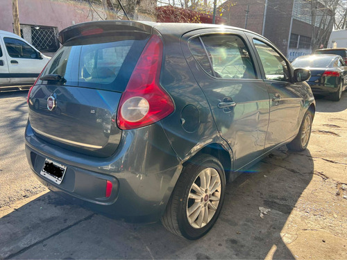 Imagen 5 de 9 de Fiat Palio Essence Chocado En Marcha