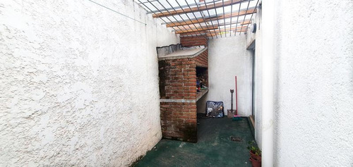 Casa De 3 Dorm, Garaje Y Patio!!! Financia!!