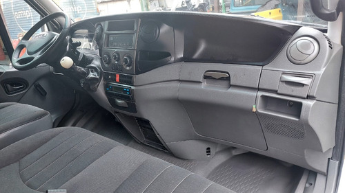 Iveco Daily 70c17 Ano 2013 Baú Refrigerado - Tk V100