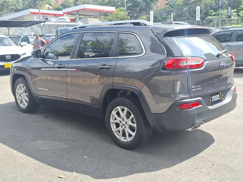 Jeep Cherokee LONGITUDE PLUS 3,2 AT 4X4