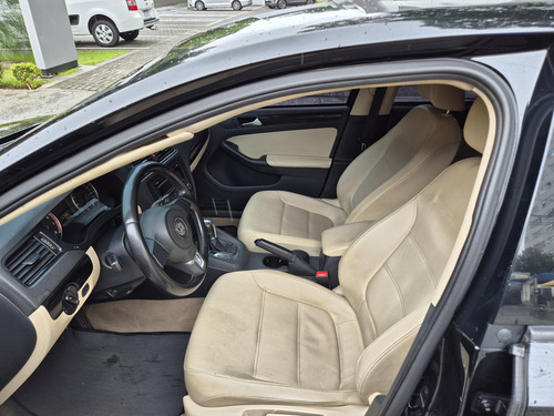 Volkswagen Jetta 2.0 Comfortline Flex 4p Automática