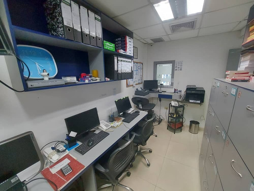 Imagen 11 de 26 de Centro Médico En Venta En El Centro De Maracay