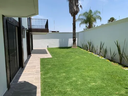 Casa Remodelada Con Amplio Jardin, Cerca Del Centro Historico Y Vista Ala Catedral