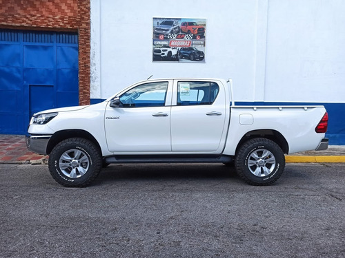 Imagen 2 de 9 de Toyota Hilux