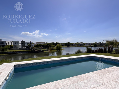 Casa A La Laguna Con Espectacular Vista  - Área 5 -  San Matias