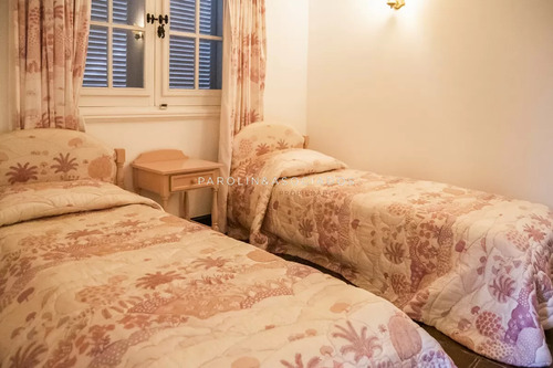 Venta Casa De 5 Dormitorios En Barrio Golf De Punta Del Este