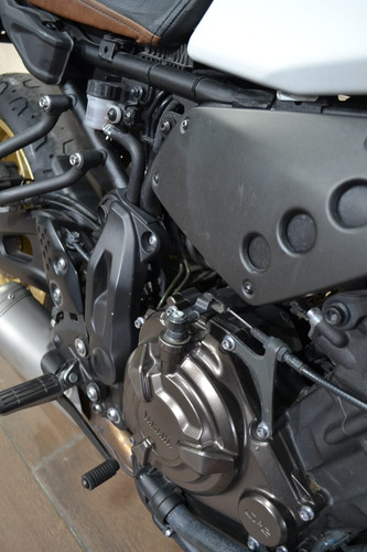 Neo-retro Yamaha Xsr 700, Atractiva Con Excelente Manejo