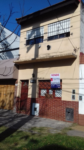 Imagen 2 de 15 de Ph En 2 Plantas Al Frente De 3/4 Amb Con Patio Y Terraza.