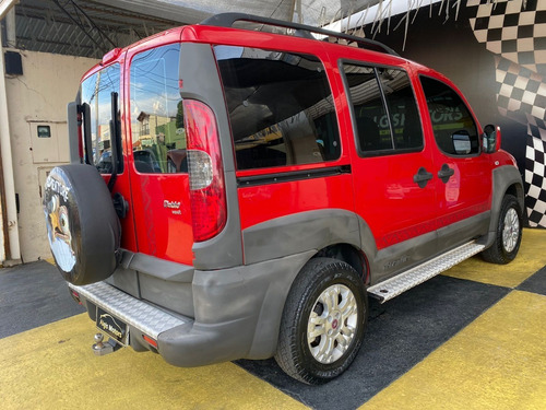 Imagem 4 de 10 de Fiat Doblo Adventure 1.8 2013