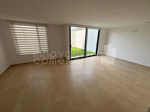 Casa En Renta En Distrito Sophia De 3 Niveles