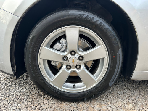Chevrolet Cruze 1.8 A Ls Aa Cd Mp3 R-16 At
