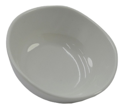 Imagen 3 de 4 de Taza De Melamina Redonda Blanca Con Ondulaciones En El Borde