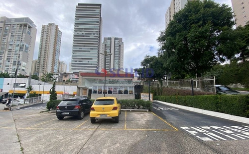 Imagem 2 de 3 de Loja Com Drive True Junto Ao Posto De Gasolina Na Avenida Jornalista Roberto Marinho - Mr75472