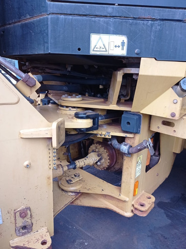 Imagem 6 de 6 de Pa Carregadeira Caterpillar 924h