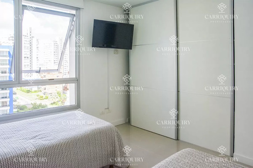 Apartamento En Venta De 3 Dormitorios En Forest Tower , Punta Del Este
