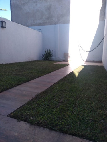 Imagen 9 de 13 de Departamento De 2 Ambientes En Planta Baja En Venta - San Justo