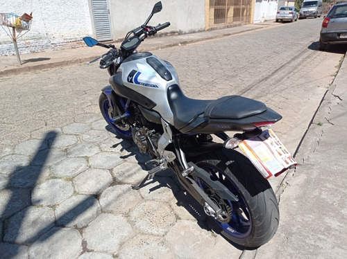 Imagem 4 de 7 de Yamaha Mt 07 Abs
