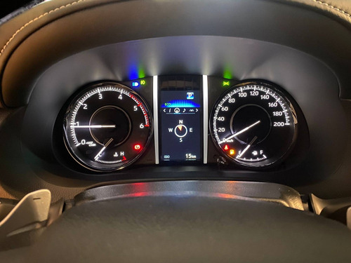 Imagem 14 de 15 de Toyota Hilux Sw4 2.8 D-4d Turbo Diesel Diamond 7l 4x4
