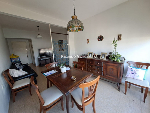 Venta Apto Semi Piso Muy Luminoso Al Frente Sobre Av. Millan En Aguada