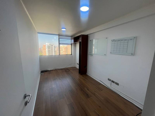 Oficina 1 Privado 1 Baño Los Militares 5620 Las Condes