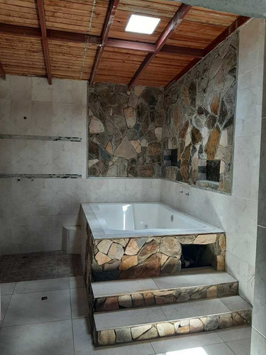 Imagen 9 de 16 de Casa En La Urbanización Lomas Del Bosque, Condominio Ceiba, Habitable