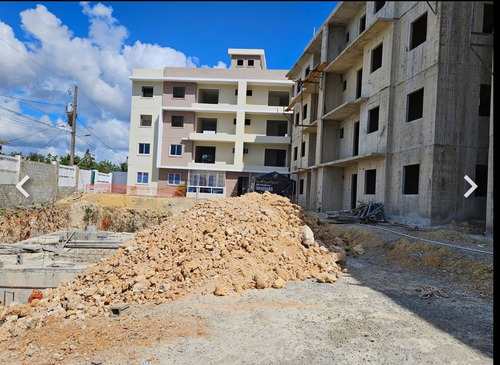 Proyecto De Apartamentos Con Piscina Autopista San Isidro Sd