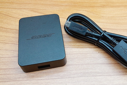 Cargador Bose Revolver Con Cable Para Bocinas Bose Negro (Usado)