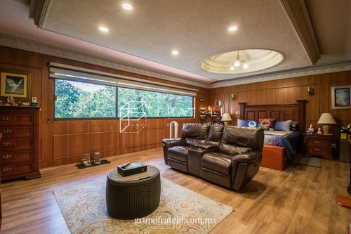 Casa En Venta En Hacienda De Valle Escondido