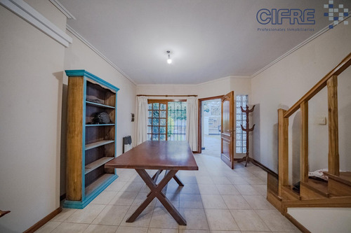 Duplex De 4 Ambientes Quincho, Jardin Y Cochera Para 2 Autos