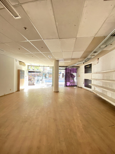 Imagen 5 de 25 de Alquiler De Local Comercial. Sobre 18 De Julio Entre Vazquez Y Barrios Amorin