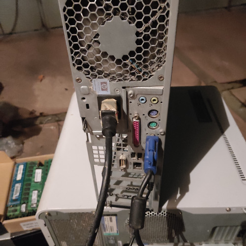 Cpu Hp Compaq Dc7800 Small Funcionando Pregunta Lo Que Neces (Usado)